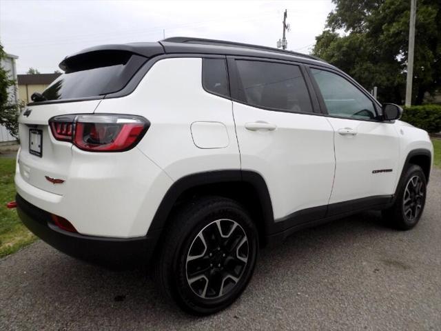 Photo of 2020 White Clearcoat Jeep Compass