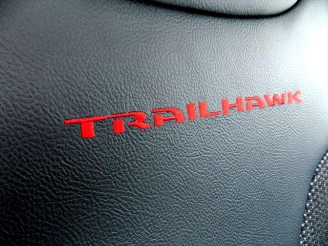 Photo of 2020 White Clearcoat Jeep Compass