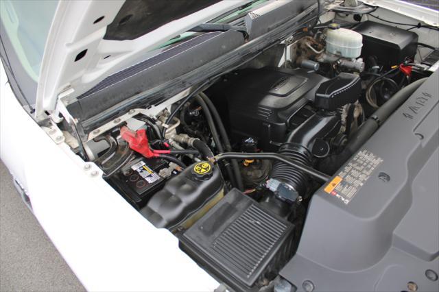 Photo of 2011 Summit White GMC Sierra 3500
