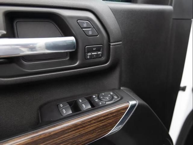 Photo of 2022 White Chevrolet Silverado 3500