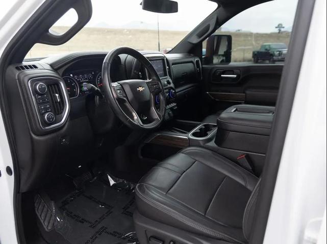 Photo of 2022 White Chevrolet Silverado 3500