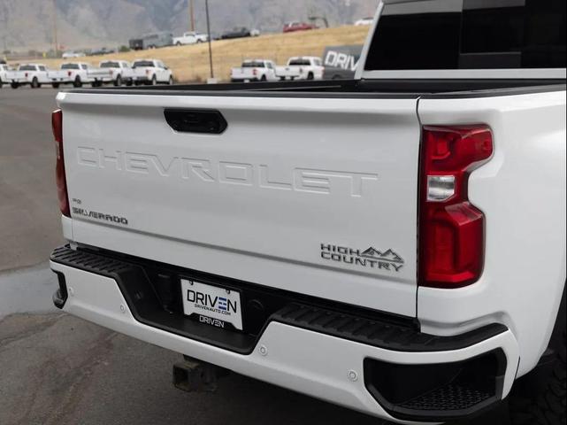 Photo of 2022 White Chevrolet Silverado 3500