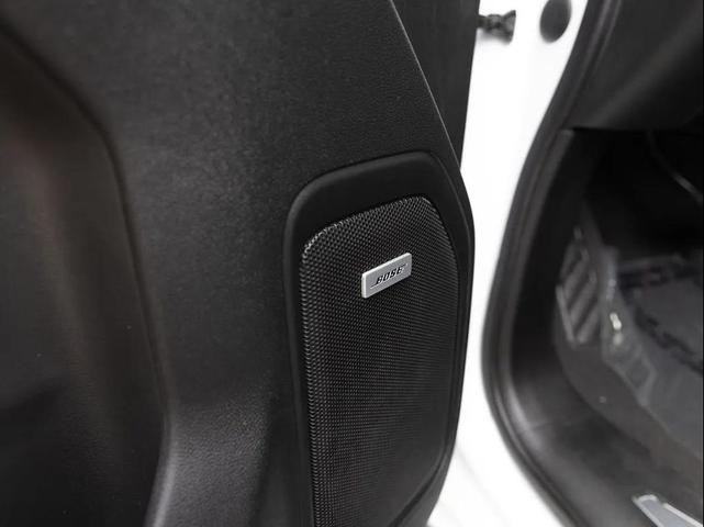Photo of 2022 White Chevrolet Silverado 3500