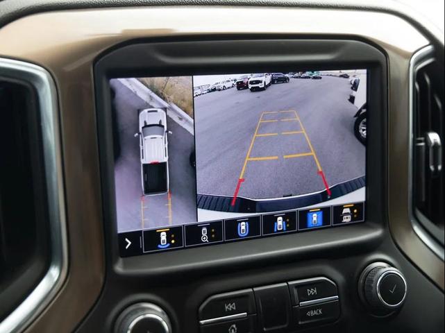 Photo of 2022 White Chevrolet Silverado 3500
