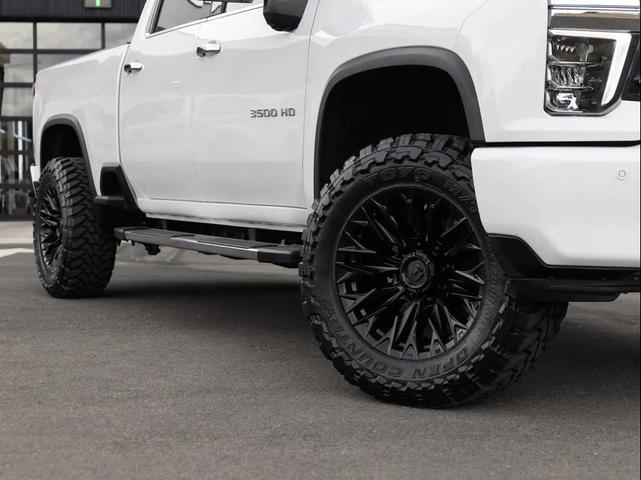 Photo of 2022 White Chevrolet Silverado 3500