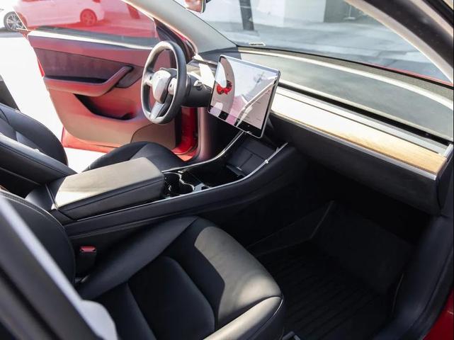 Photo of 2020 Red Multi-Coat Tesla Model Y