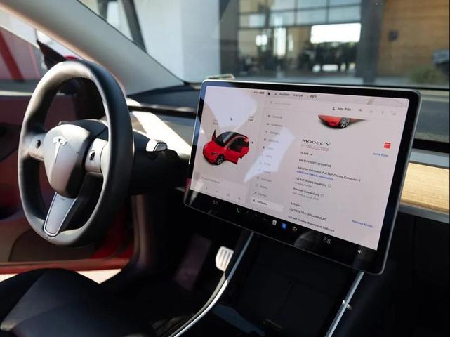 Photo of 2020 Red Multi-Coat Tesla Model Y