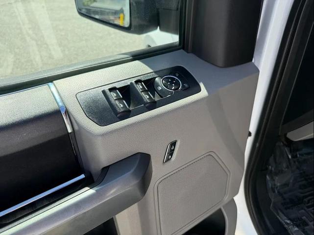Photo of 2017 Oxford White Ford F-150