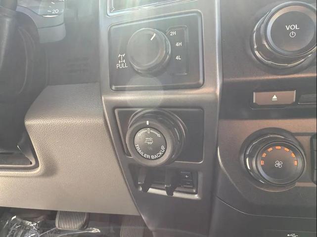 Photo of 2017 Oxford White Ford F-150