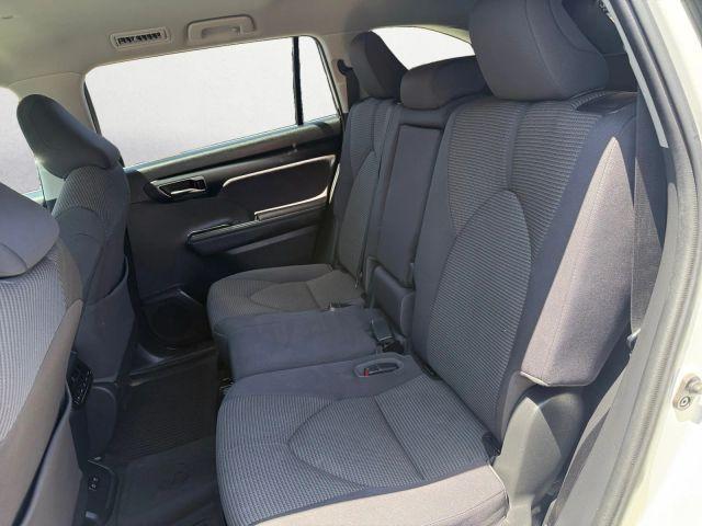 Photo of 2020 Blizzard Pearl Toyota Highlander