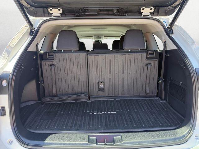 Photo of 2020 Blizzard Pearl Toyota Highlander