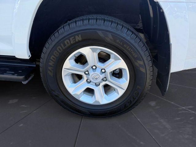 Photo of 2015 Super White Toyota 4Runner