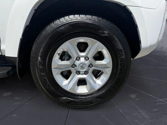 Photo of 2015 Super White Toyota 4Runner