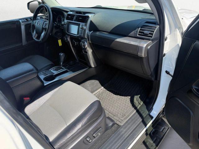Photo of 2015 Super White Toyota 4Runner