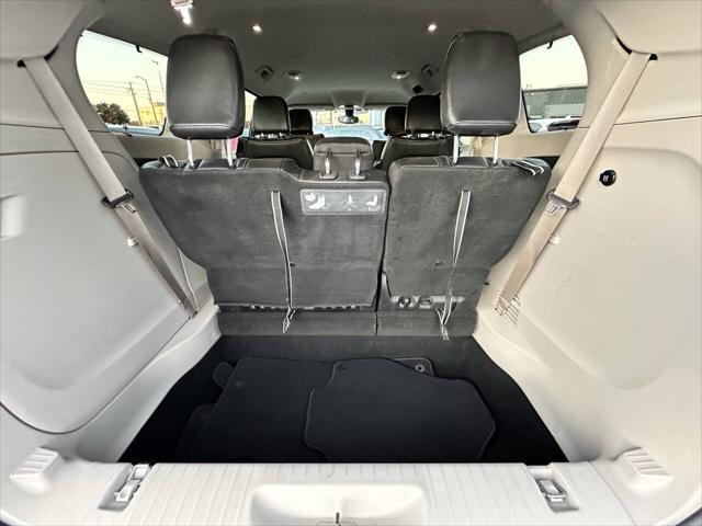 Photo of 2017 Billet Silver Metallic Clearcoat Chrysler Pacifica