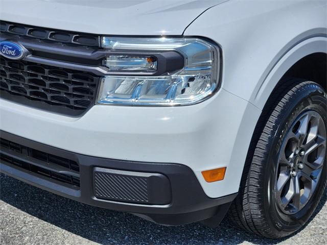 Photo of 2023 Oxford White Ford Maverick