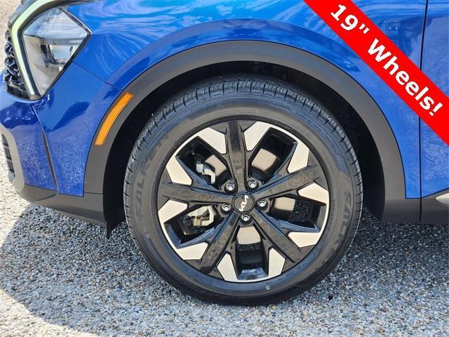 Photo of 2023 Sapphire Blue Kia Sportage
