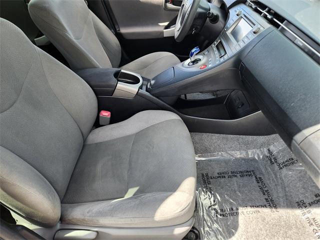 Photo of 2013 Winter Gray Metallic Toyota Prius