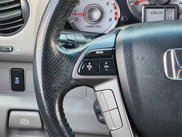 Photo of 2015 Taffeta White Honda Pilot