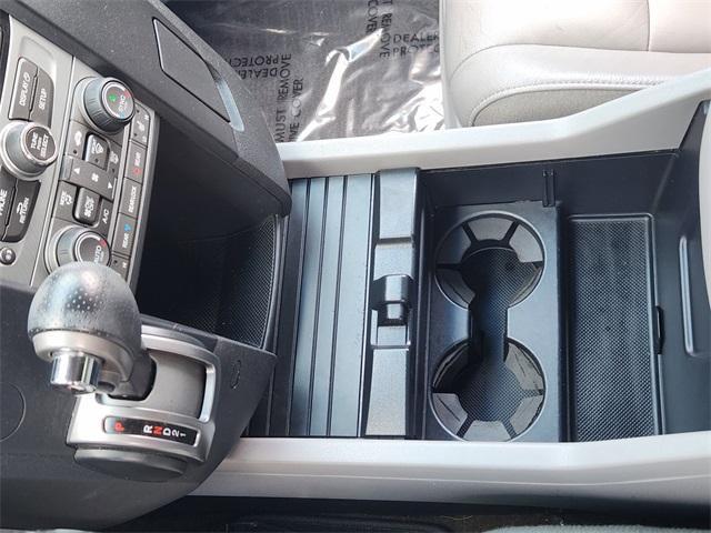 Photo of 2015 Taffeta White Honda Pilot