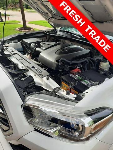 Photo of 2018 Super White Toyota Tacoma