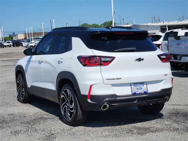 Photo of 2024 Summit White Chevrolet Trailblazer