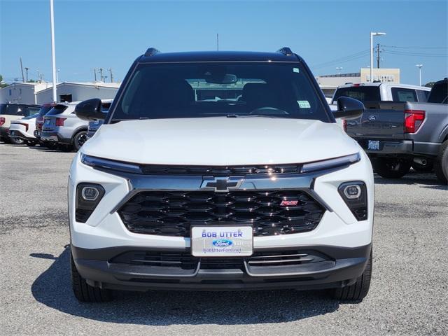 Photo of 2024 Summit White Chevrolet Trailblazer