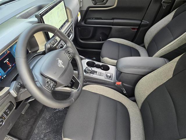 Photo of 2025 Oxford White Ford Bronco Sport