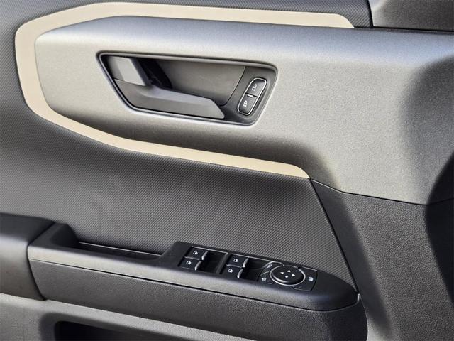 Photo of 2025 Oxford White Ford Bronco Sport