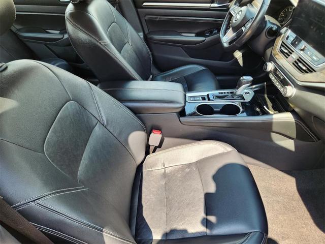 Photo of 2023 Brilliant Silver Metallic Nissan Altima