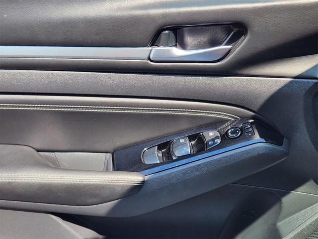 Photo of 2023 Brilliant Silver Metallic Nissan Altima