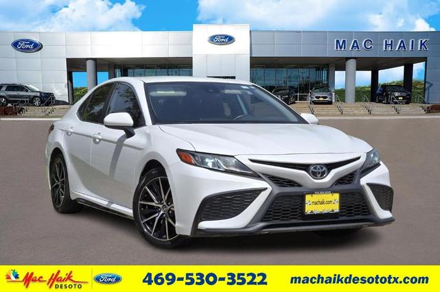 Photo of 2021 White Toyota Camry