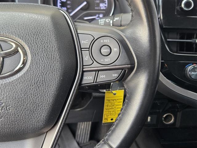 Photo of 2021 White Toyota Camry