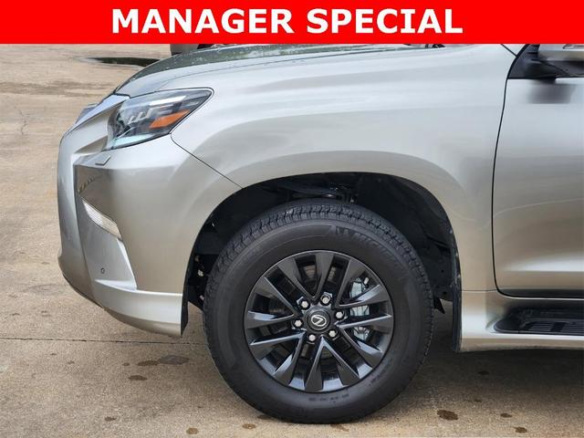 Photo of 2023 Atomic Silver Lexus GX 460
