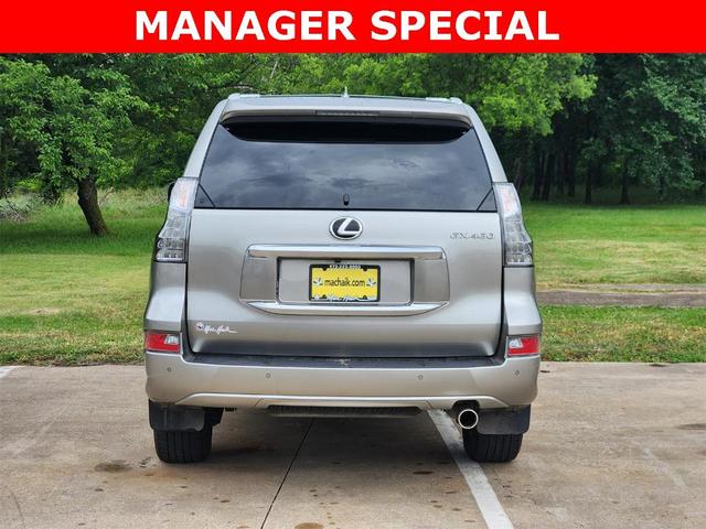 Photo of 2023 Atomic Silver Lexus GX 460