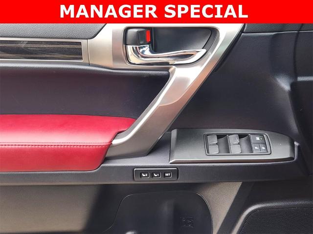 Photo of 2023 Atomic Silver Lexus GX 460