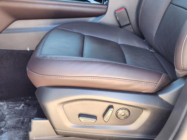 Photo of 2025 Star White Ford Explorer