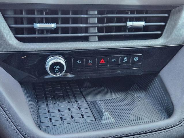 Photo of 2025 Star White Ford Explorer