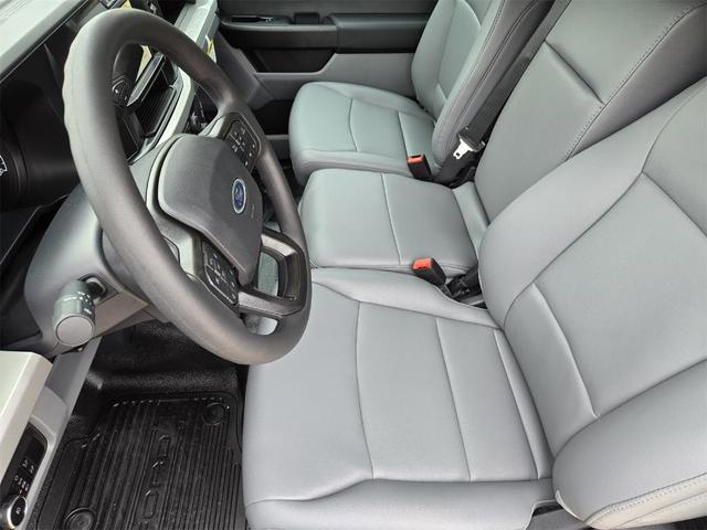 Photo of 2025 Oxford White Ford F-350