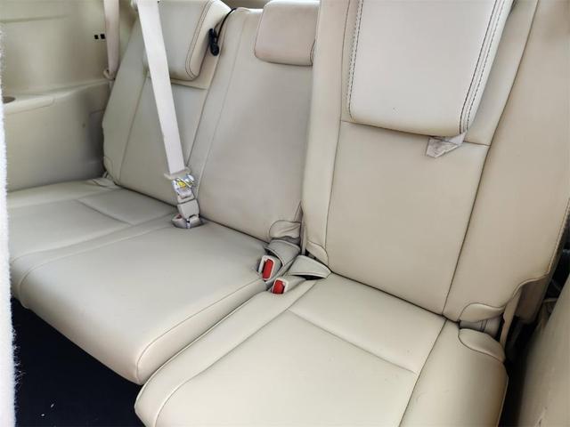 Photo of 2015 White Toyota Highlander