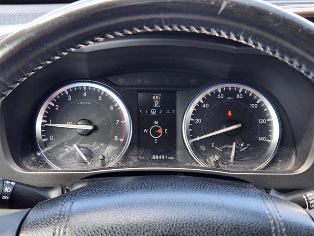 Photo of 2015 White Toyota Highlander
