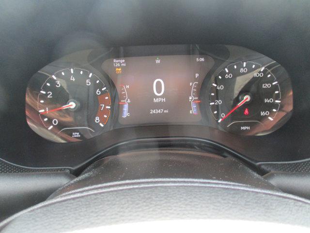 Photo of 2022 Bright White Clearcoat Jeep Compass