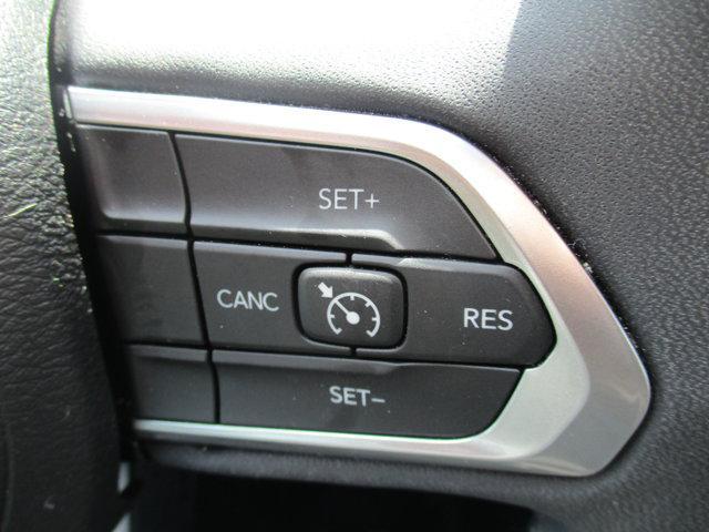 Photo of 2022 Bright White Clearcoat Jeep Compass