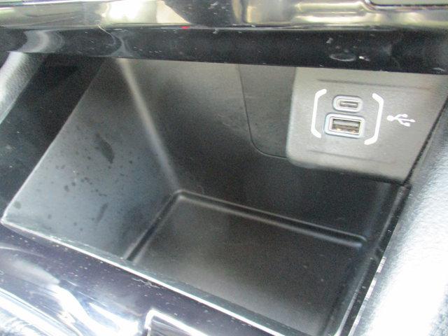 Photo of 2022 Bright White Clearcoat Jeep Compass