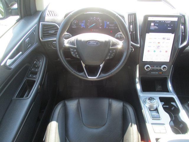 Photo of 2021 Agate Black Metallic Ford Edge