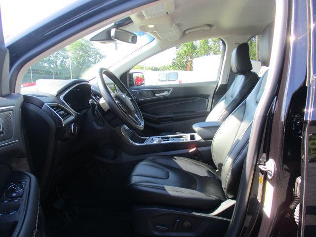 Photo of 2021 Agate Black Metallic Ford Edge