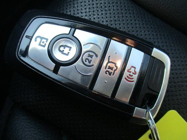 Photo of 2021 Agate Black Metallic Ford Edge