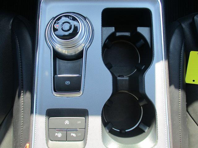 Photo of 2021 Agate Black Metallic Ford Edge