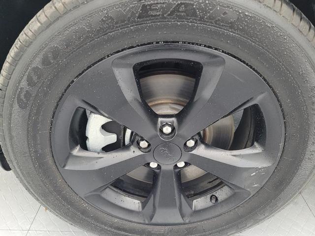 Photo of 2021 Bright White Clearcoat Jeep Cherokee
