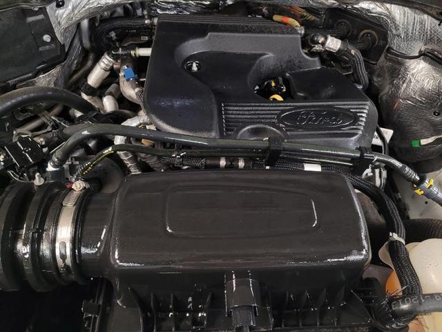 Photo of 2020 White Ford Explorer